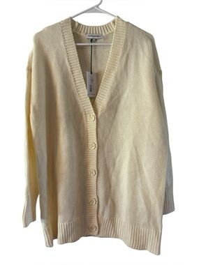 WeWoreWhat Women's Ivory Dropped Shoulder Chunky Cardigan Sweater Button Closure